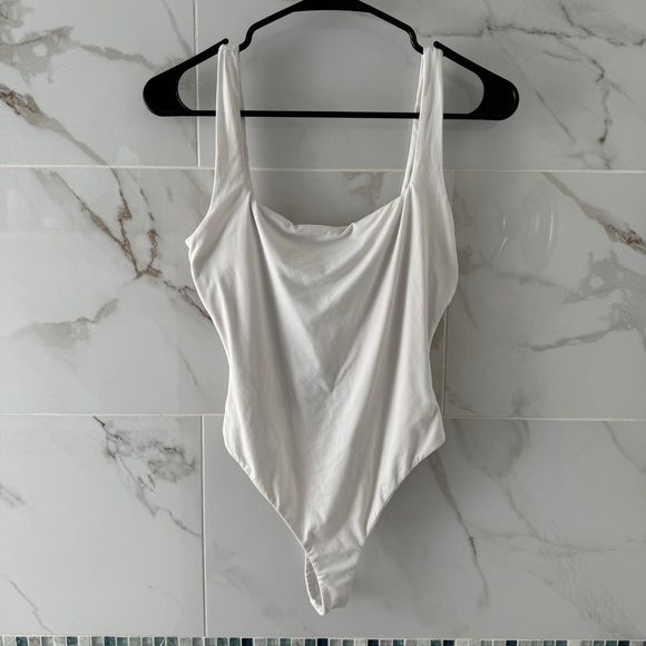 naked wardrobe Tops - NAKED WARDROBE | LOW BACK BODYSUIT